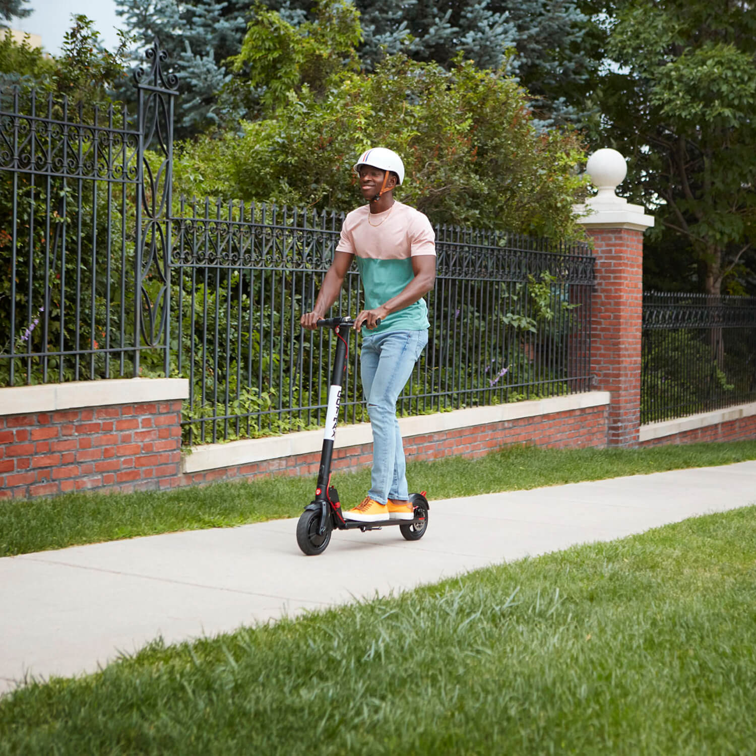 GXL V2 Lightweight Scooter - Image 12